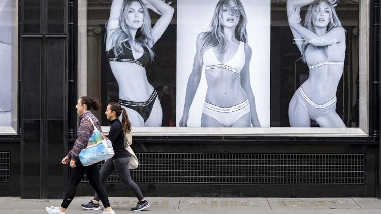 Το κίνημα του body positivity πέθανε: Το skinny είναι η νέα επώνυμη τσάντα-σύμβολο στάτους