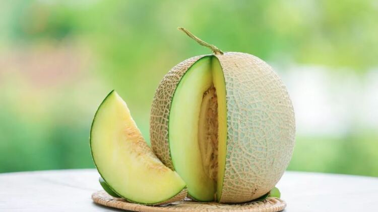 Πώς καταλαβαίνουμε ότι είναι ώριμο το πεπόνι πριν το κόψουμε