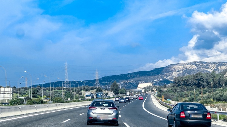 Μποτιλιάρισμα στην Αθηνών-Κορίνθου, στο ύψος των Μεγάρων, λόγω τροχαίου
