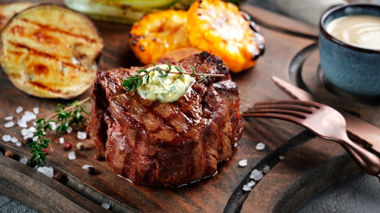 Rib eye, ταλιάτα, μπριζόλα, φιλέτο – 16 συνταγές με τα αγαπημένα μας κομμάτια και κοπές από μοσχάρι