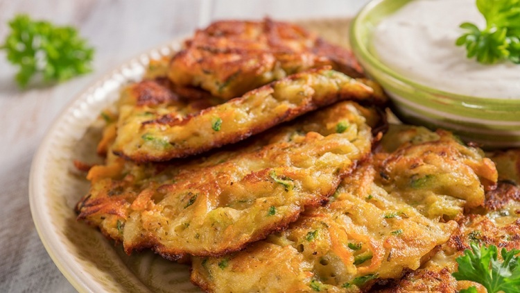 12 συνταγές για κολοκυθάκια και μελιτζάνες στο τηγάνι (ή σαν να βγήκαν απ' το τηγάνι)