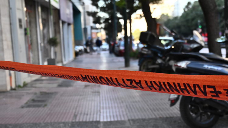 Βρέθηκε εκρηκτικός μηχανισμός σε σπίτι δημοσιογράφου στο Νέο Ψυχικό - Στο σημείο τα ΤΕΕΜ