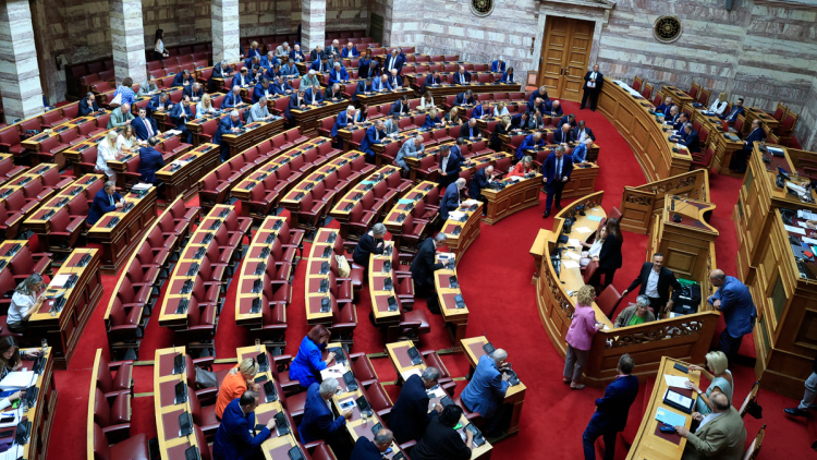 Στην Βουλή μήνυση του Βαξεβάνη κατά του υφυπουργού παρά τω πρωθυπουργώ Μυλωνάκη
