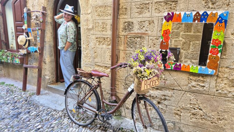 Δύο ταλαντούχες χειροτέχνισσες στη Ρόδο υπηρετούν την τέχνη του artisanal με τον πιο καλαίσθητο τρόπο
