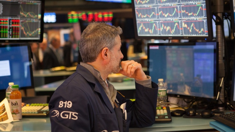 Wall Street: Σημαντικές απώλειες στους δείκτες καθώς ξεθωριάζει το αφήγημα της ΑΙ
