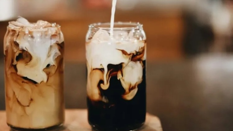 Cloud coffee: Το trend που κατακτά το TikTok και λέγεται πως είναι θρεπτικό
