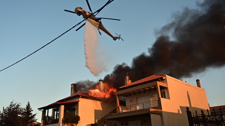 Σε επιφυλακή η Αστυνομία στο Κρυονέρι - Φόβοι για πλιάτσικο σε καμένα σπίτια