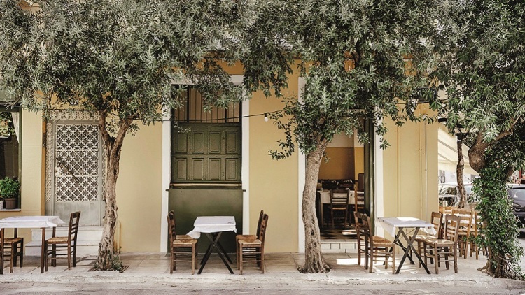 Ταβέρνα του Οικονόμου: Ένα διαχρονικό στέκι στα Άνω Πετράλωνα