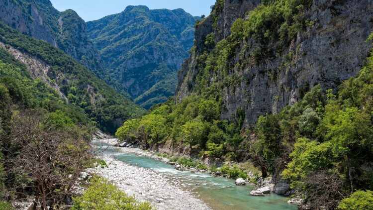 4 δροσιστικές εμπειρίες στα Τζουμέρκα για ένα εναλλακτικό καλοκαιρινό ταξίδι
