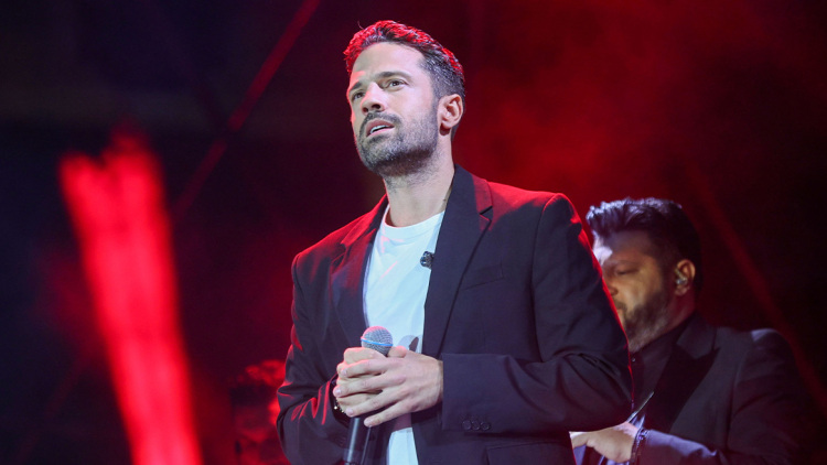 Το συγκινητικό μήνυμα του Αργυρού για τον συνεργάτη του που σκοτώθηκε σε τροχαίο: «Η συναυλία είναι αφιερωμένη στη μνήμη του»