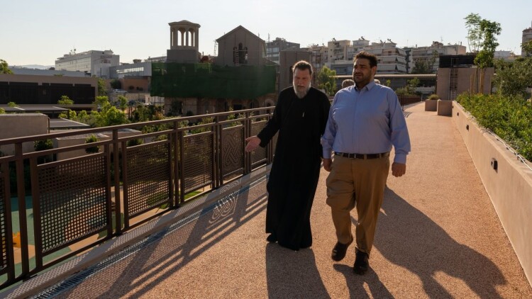 Επίσκεψη Λιβάνιου στο «Ιωνικό Κέντρο» - Ξεναγήθηκε από τον μητροπολίτη Γαβριήλ