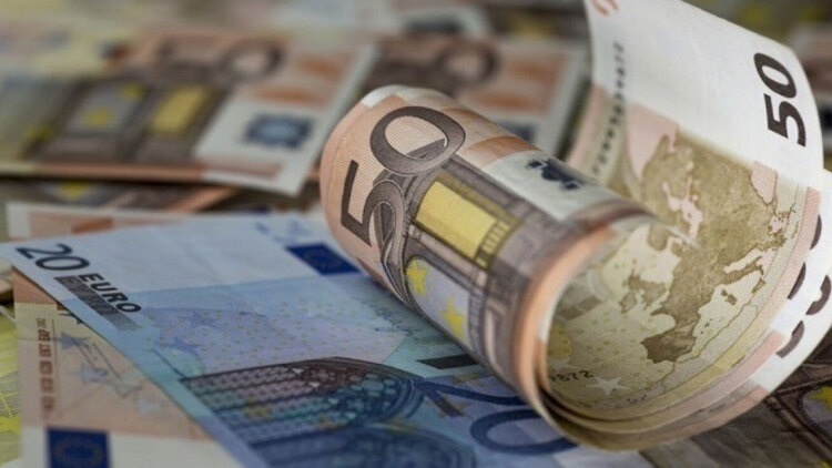 ΟΠΕΚΑ: Ποιες μητέρες δικαιούνται επίδομα έως 1.000 ευρώ – Πώς θα κάνετε την αίτηση