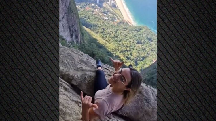 Βίντεο που κόβει την ανάσα: Τουρίστρια χωρίς εξοπλισμό στην άκρη του πιο επικίνδυνου βράχου στη Βραζιλία
