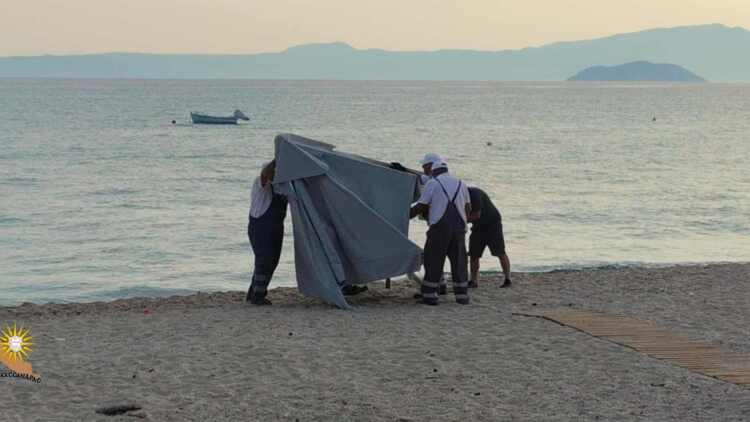 Επιχείρηση απομάκρυνσης μόνιμων κατασκευών από παραλίες του δήμου Κασσάνδρας