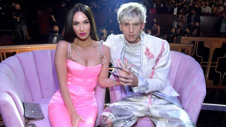 Ο Μασίν Γκαν Κέλι παραδέχτηκε ότι απάτησε τη Μέγκαν Φοξ στο νέο του τραγούδι - Αποκάλυψε ότι βρέθηκε σε κέντρο αποτοξίνωσης