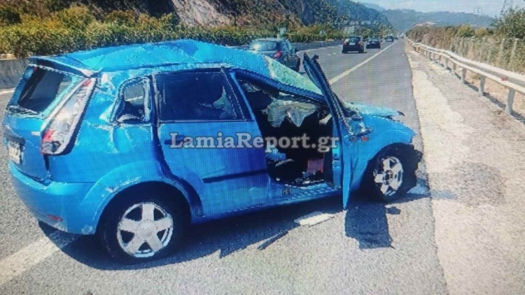 Τροχαίο ατύχημα στη Φθιώτιδα - Τραυματίστηκε η οδηγός, δείτε φωτογραφίες