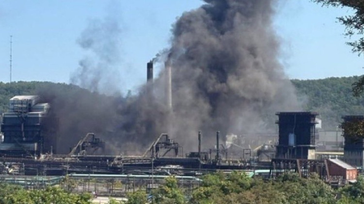 Μεγάλη έκρηξη σε εργοστάσιο της US Steel στην Πενσιλβάνια - Αναφορές για τραυματίες και εγκλωβισμένους