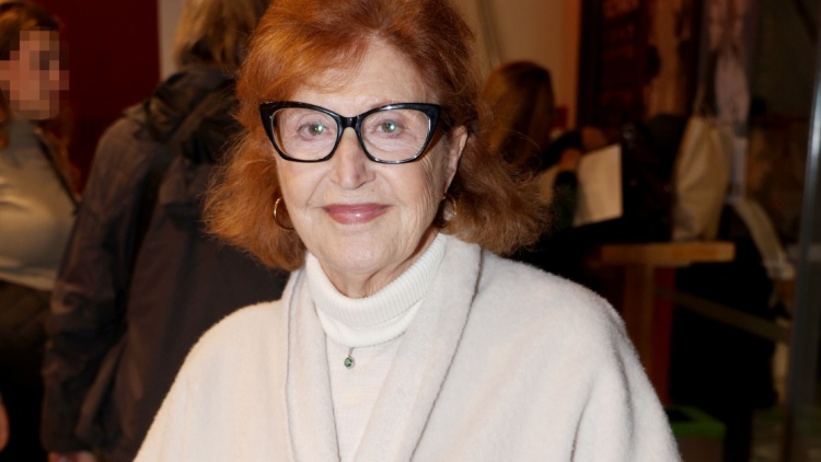 Δεν θα αναπληρωθεί ο ρόλος της Σοφίας Σεϊρλή στη νέα μίνι σειρά «Αύριο» της ΕΡΤ - Η ηθοποιός δεν είχε προλάβει να τελειώσει τα γυρίσματα