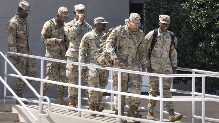 Κατέφθασαν στην Ουάσινγκτον τα πρώτα μέλη της Εθνοφρουράς έπειτα από εντολή Τραμπ - Για «κατάχρηση εξουσίας» μιλούν δήμαρχοι άλλων πόλεων