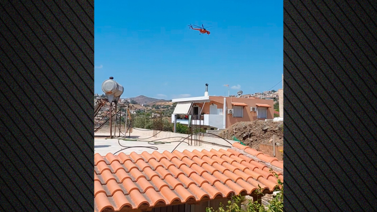 Καλύτερη η εικόνα της φωτιάς στην περιοχή Πόρτο Εννιά στην Κερατέα - Σηκώθηκαν 3 εναέρια