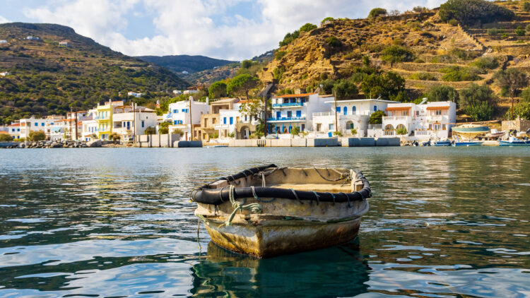 Όρμος Κορθίου, το γοητευτικό ψαροχώρι-ησυχαστήριο της Άνδρου
