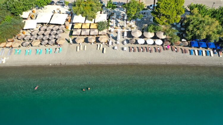 Η low profile γοητεία της παραθαλάσσιας Φωκίδας
