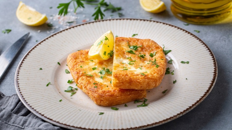 Τυρί σαγανάκι: Ο απόλυτος παρεΐστικος μεζές σε 12 διαφορετικές και δημιουργικές εκδοχές