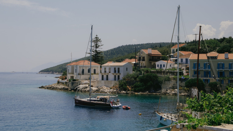 Κεφαλονιά: Εξερευνώντας το Φισκάρδο, έναν «ζωντανό πίνακα» στο Ιόνιο