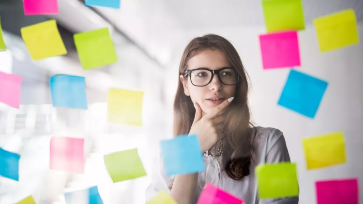 Ψυχολόγος αποκαλύπτει τις δύο «ενοχλητικές» συνήθειες που σημαίνουν ότι είστε έξυπνοι