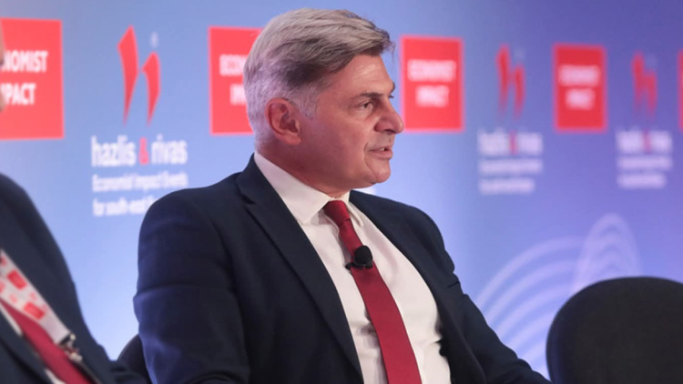 Φαραντούρης: Ενώνω τη φωνή μου με την Καρυστιανού, αν αποφασίσω να πορευτώ σε άλλον δρόμο θα ενημερώσω αρμοδίως τον ΣΥΡΙΖΑ