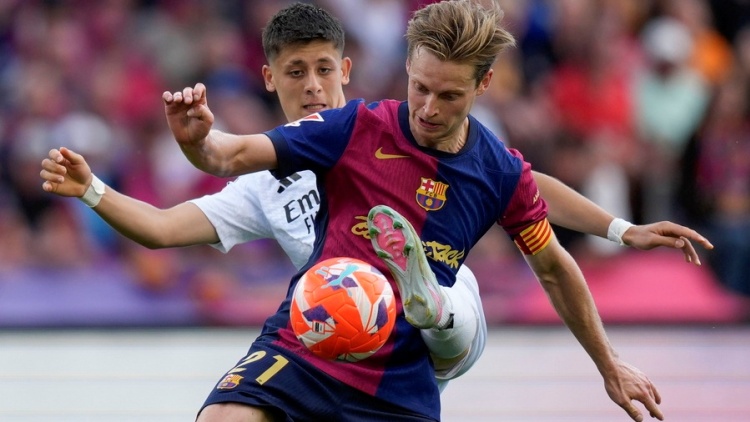 Πλήγμα στην Μπαρτσελόνα: Νοκ άουτ για τουλάχιστον έναν μήνα ο Ντε Γιονγκ
