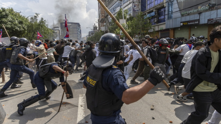 Συνελήφθη ο πρώην πρωθυπουργός του Νεπάλ για τη φονική καταστολή διαδηλώσεων της «Γενιάς Ζ»
