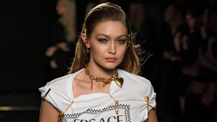 Τζίτζι Χαντίντ - Μπράντλεϊ Κούπερ στις πρώτες κοινές τους δηλώσεις on camera: Τι τους κάνει να νιώθουν αυτοπεποίθηση (βίντεο)