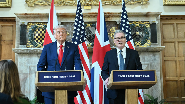 Τηλεφωνική επικοινωνία Στάρμερ-Τραμπ για Ουκρανία και ρωσικά πλήγματα σε ενεργειακές υποδομές 