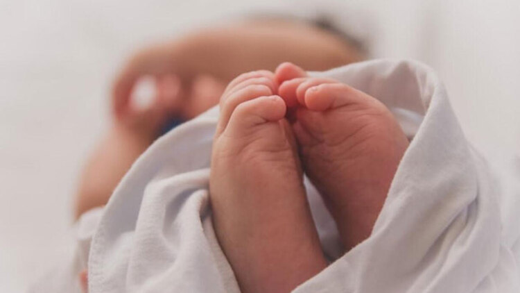 Ηλεία: Πώς αποκαλύφθηκε η κακοποίηση του βρέφους 10 μηνών στον Πύργο, η μητέρα συνελήφθη και αφέθηκε ελεύθερη