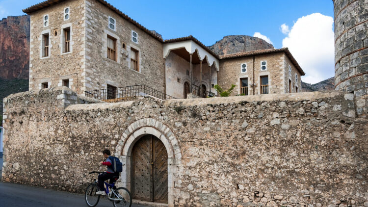 Μια διαδρομή για το Σαββατοκύριακο: Από το Παράλιο Άστρος στο Λεωνίδιο
