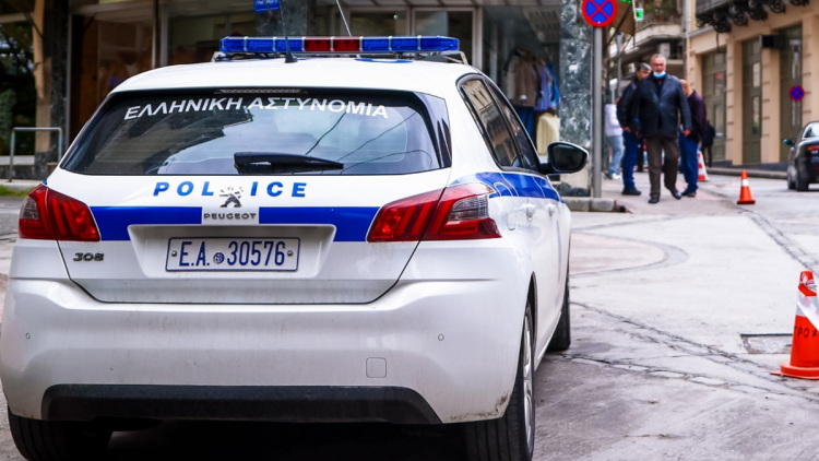 Συνελήφθη 39χρονος στην Πέλλα που έκρυβε στο αυτοκίνητο του πιστόλι και γεμιστήρα με 14 φυσίγγια