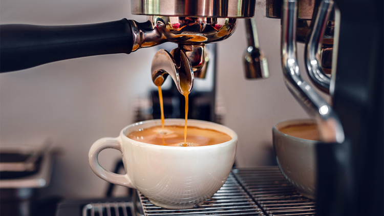Τι συμβαίνει στον οργανισμό μας αν πίνουμε καφέ κάθε μέρα 