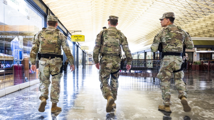 Δικαστής μπλοκάρει την απόφαση Τραμπ για ανάπτυξη της Εθνοφρουράς στο Λος Άντζελες