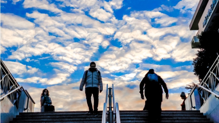 Καιρός: Με βοριαδάκι και χωρίς βροχές έως το τέλος της εβδομάδας 