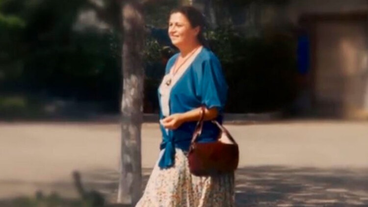 «Η υπόθεση έχει κλείσει, ήταν ατύχημα από τσιγάρο»: Όταν ο γιος της Ελένης Παπαδοπούλου έπαιζε θέατρο για τη δολοφονία της μητέρας του