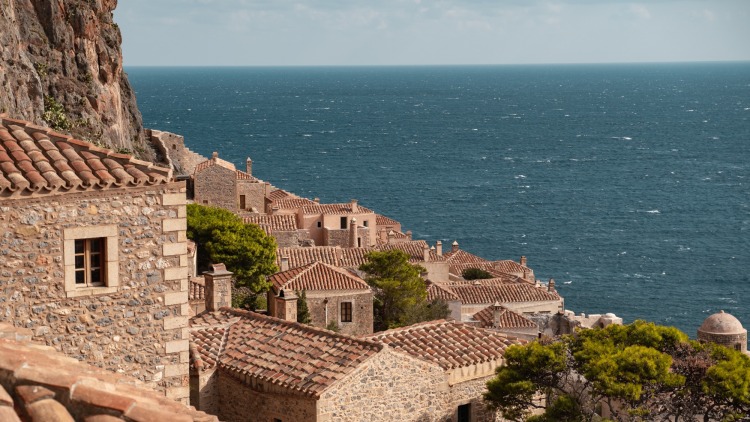 10 προορισμοί στην ηπειρωτική Ελλάδα που πρέπει να επισκεφθείτε αυτή την εποχή