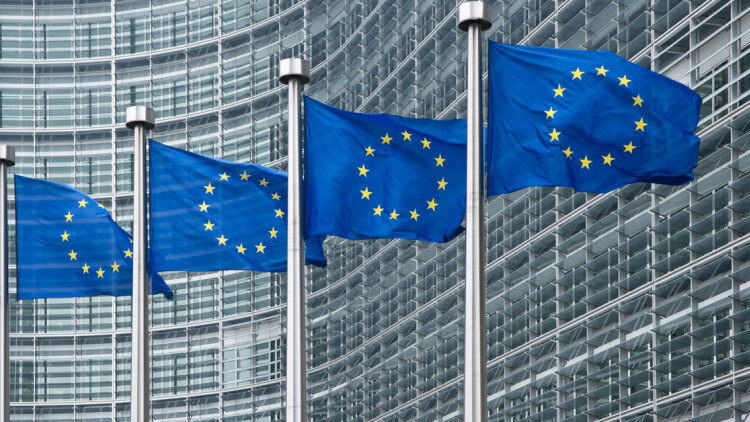 «Αναξιόπιστος εταίρος οι ΗΠΑ»: Η αντίδραση της ΕΕ στους δασμούς Τραμπ για τα αυτοκίνητα