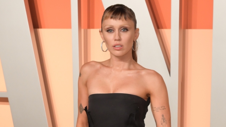 Η Μάιλι Σάιρους θέλει να επιστρέψει στην υποκριτική: Ελπίζω κάποιο λαμπρό μυαλό να έχει τον κατάλληλο ρόλο για μένα