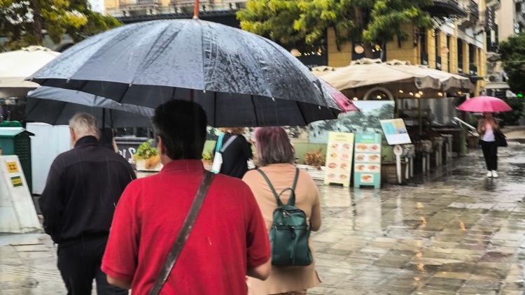 Καλλιάνος: Πάσχα με χαμηλότερες θερμοκρασίες για την εποχή και αυξημένη πιθανότητα για βροχοπτώσεις, δείτε χάρτες