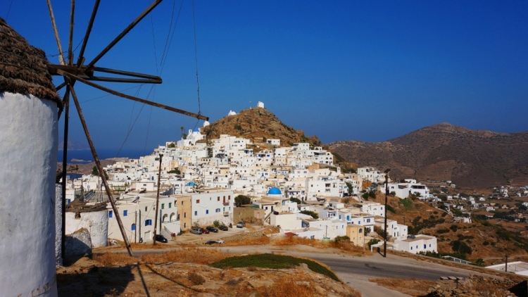 Διεθνή ΜΜΕ «ανακαλύπτουν» μια διαφορετική Ίο - «Είναι το νησί του φωτός»