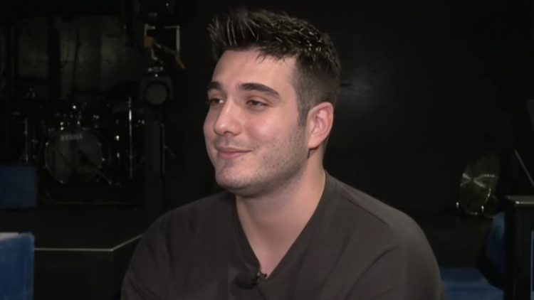 Γιώργος Κακοσαίος: Η μητέρα μου, μου φτιάχνει το καμαρίνι, όπως έκανε και στον πατέρα μου τόσα χρόνια