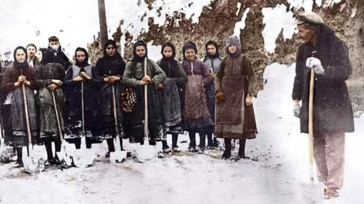 Οι γυναίκες της Πίνδου και η μεγάλη προσφορά τους στον Ελληνοϊταλικό Πόλεμο (1940-1941)