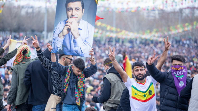 Ο Μπαχτσελί, σύμμαχος του Ερντογάν, κάνει λόγο για αποφυλάκιση του Ντεμιρτάς