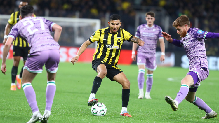 Γκέλα στη Νέα Φιλαδέλφεια και μπλέξιμο για την ΑΕΚ που έμεινε στο 1-1 με την Σάμροκ Ρόβερς - Δείτε τα γκολ
